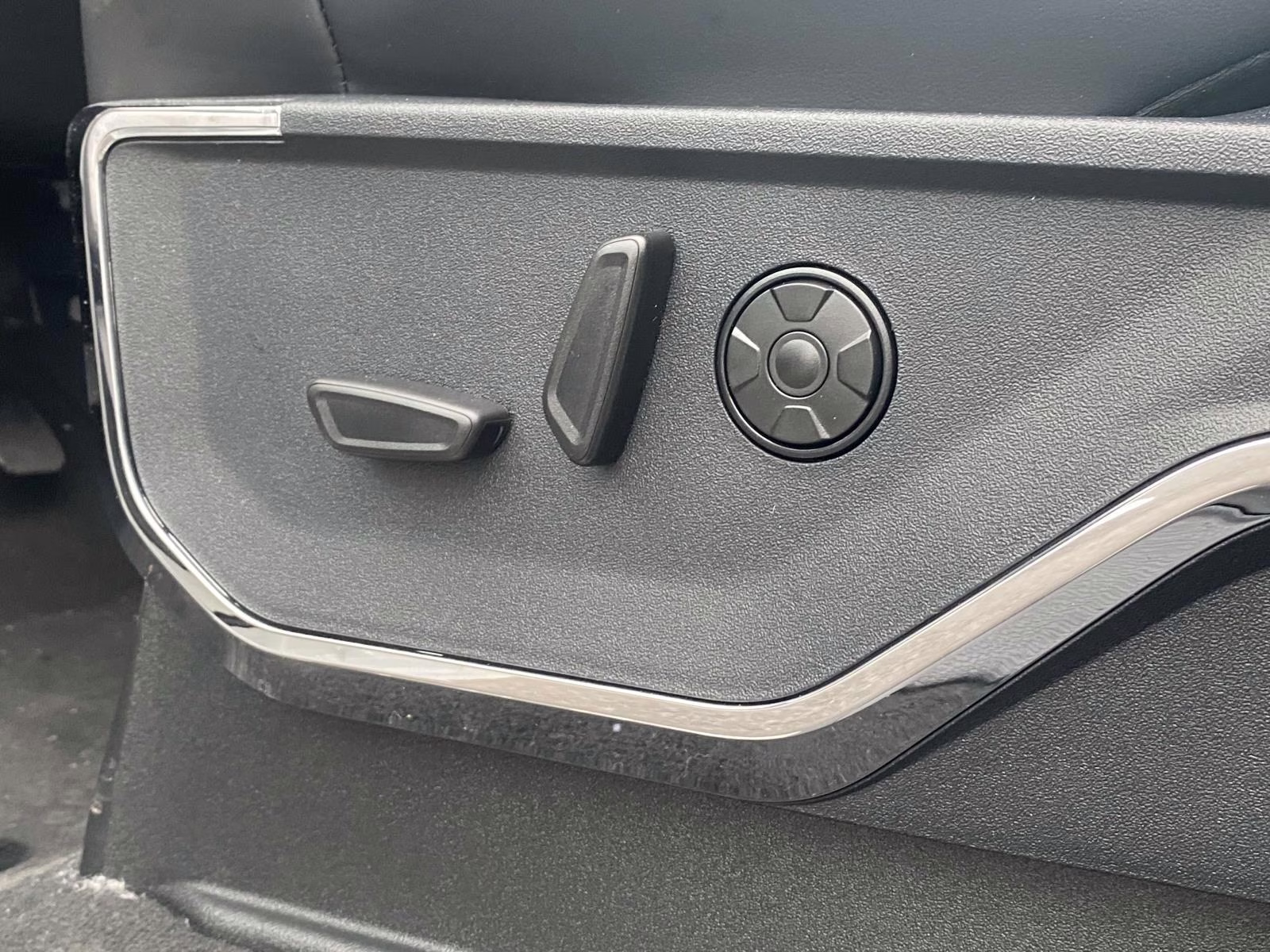 2026 Star White Metallic Tri-Coat Ford Super Duty F-250 SRW Platinum 4X4 Truck