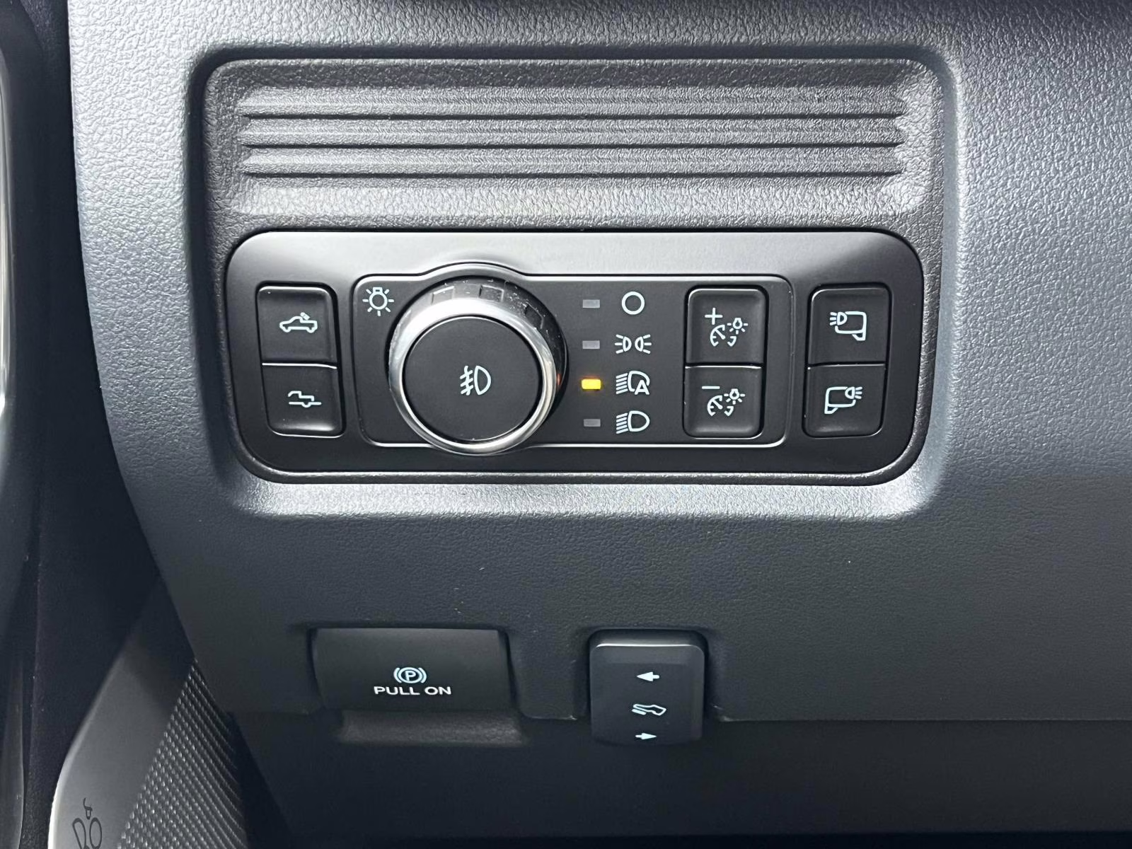 2026 Avalanche Ford Super Duty F-250 SRW Platinum 4X4 Truck