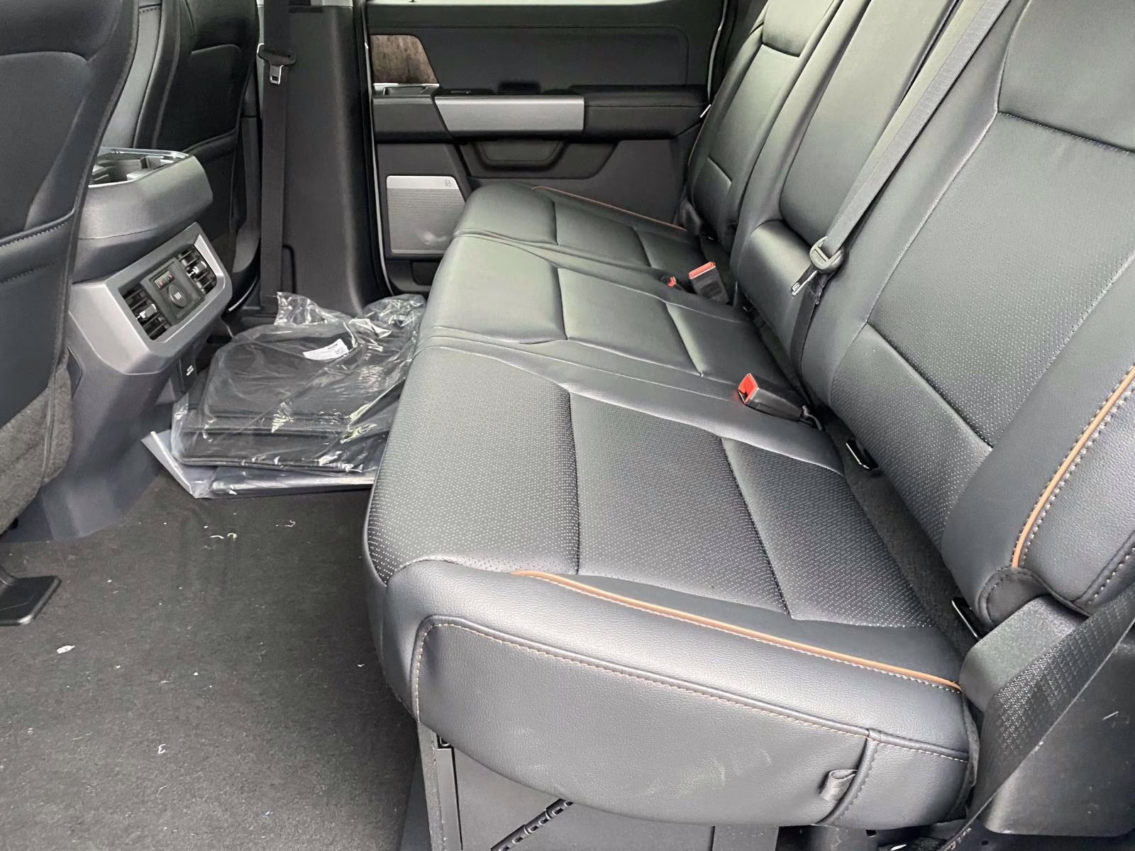 2026 Avalanche Ford Super Duty F-250 SRW Lariat 4X4 Truck