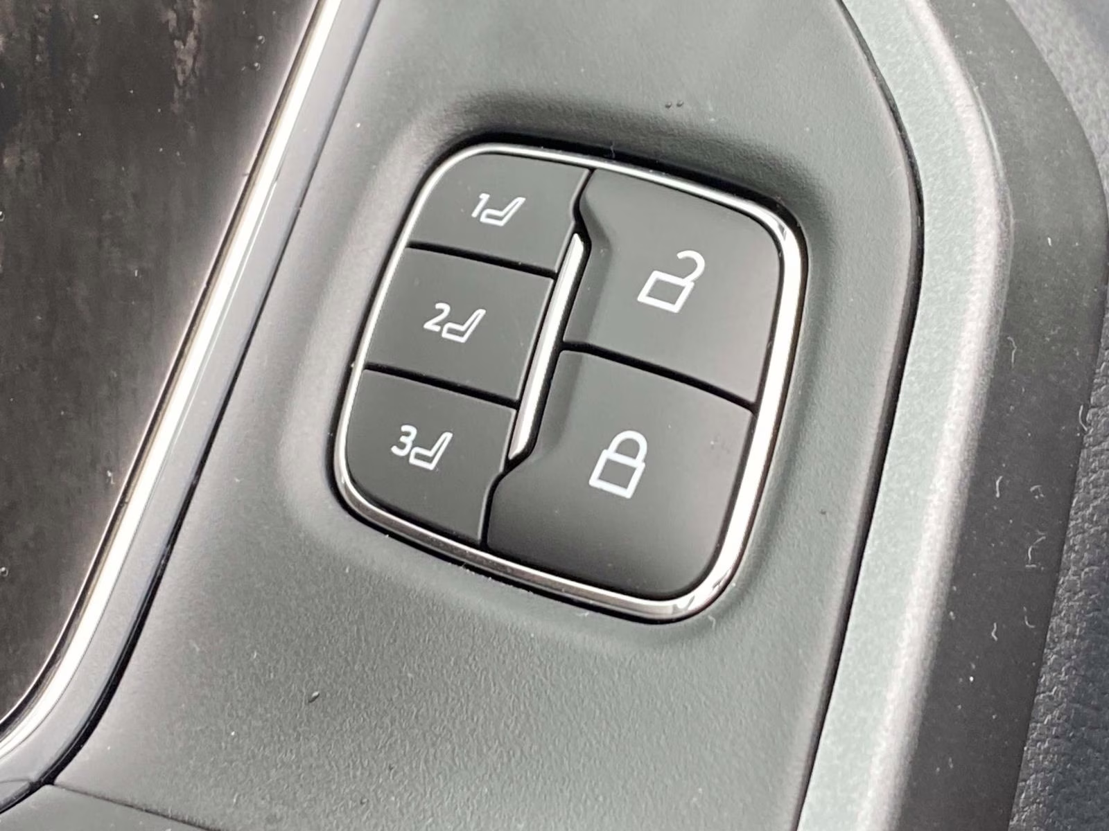 2026 Avalanche Ford Super Duty F-250 SRW Lariat 4X4 Truck