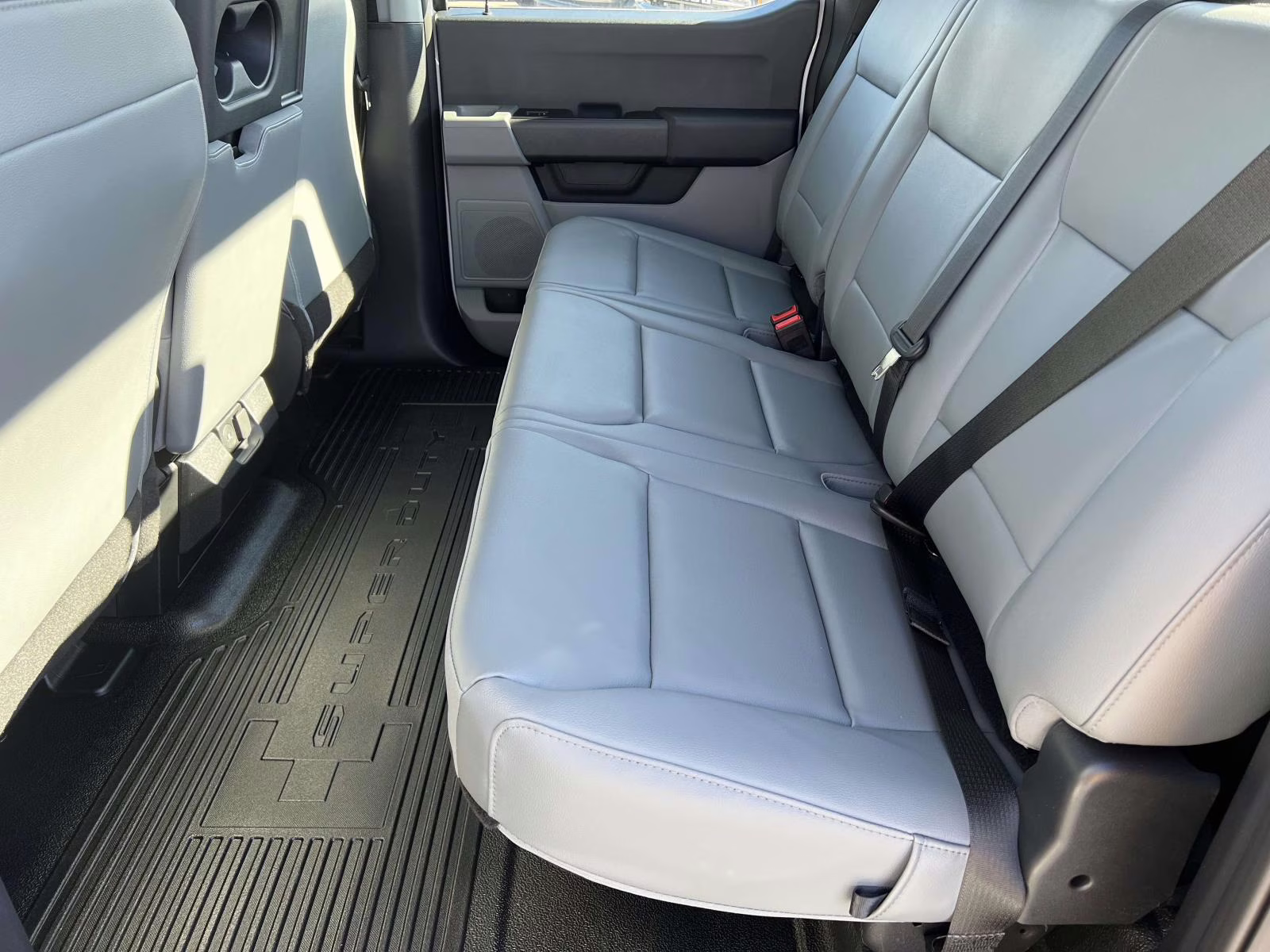 2026 Oxford White Ford Super Duty F-350 SRW XL 4X4 Truck