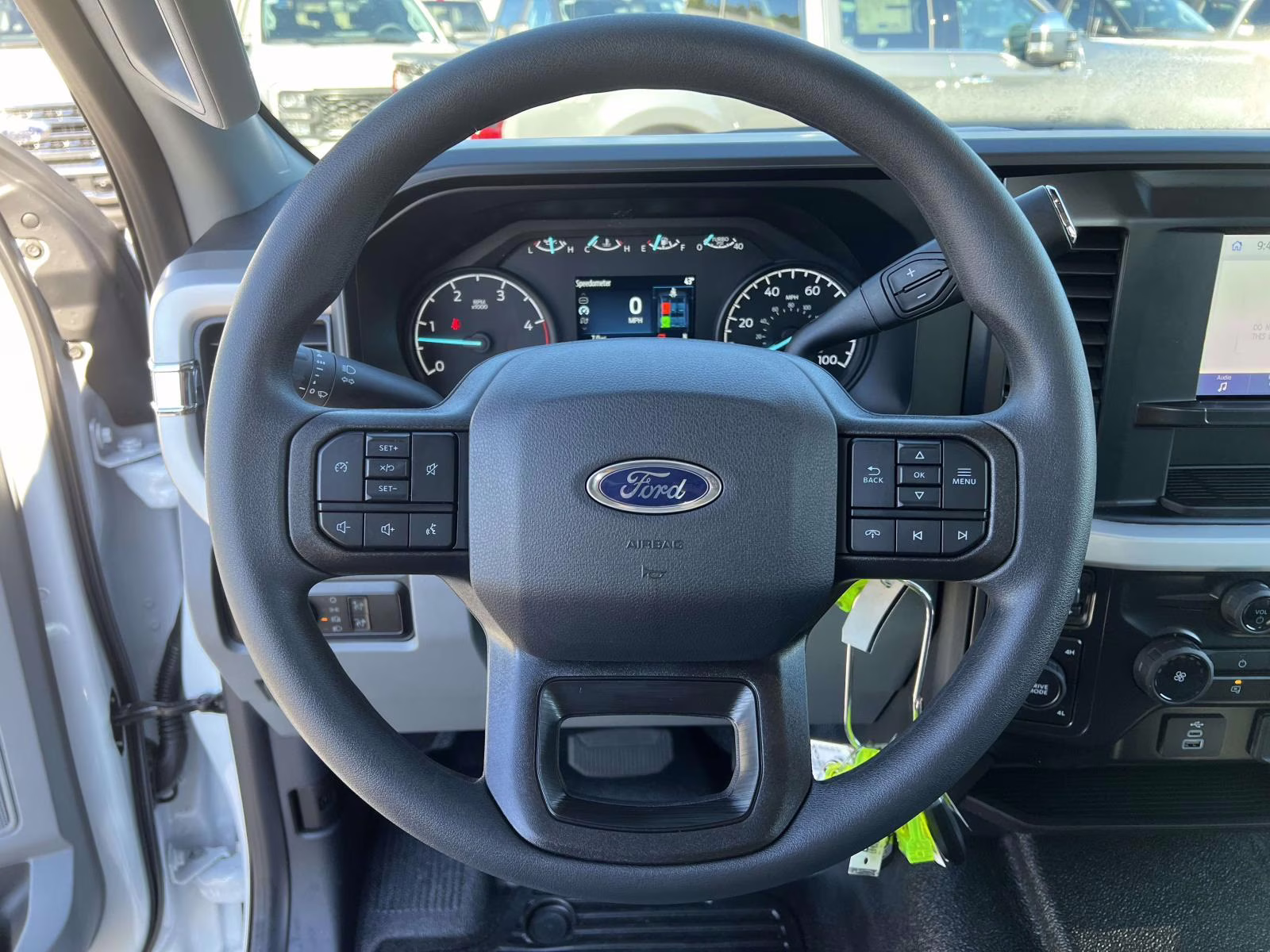 2026 Oxford White Ford Super Duty F-350 SRW XL 4X4 Truck