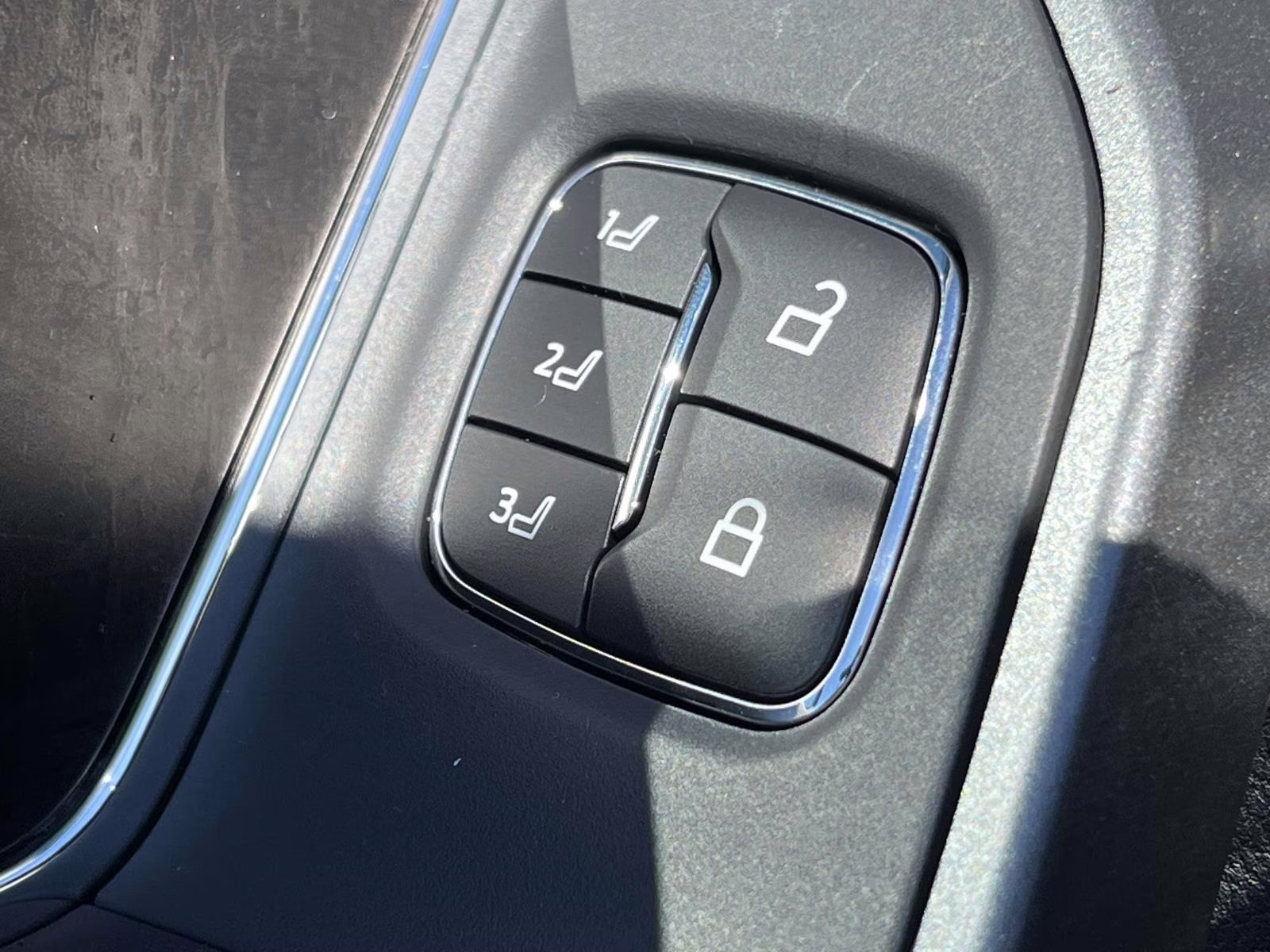 2026 Avalanche Ford Super Duty F-350 SRW Lariat 4X4 Truck