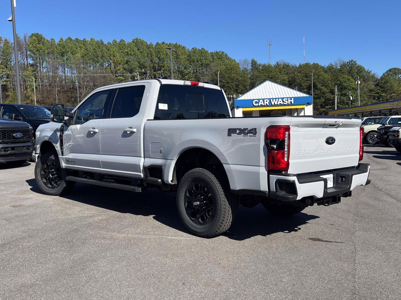 2026 Avalanche Ford Super Duty F-350 SRW Lariat 4X4 Truck