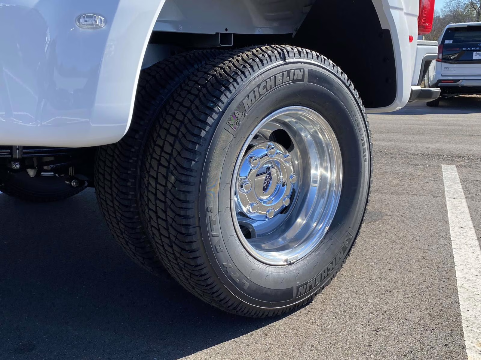 2026 Oxford White Ford Super Duty F-350 DRW XL 4X4 Truck