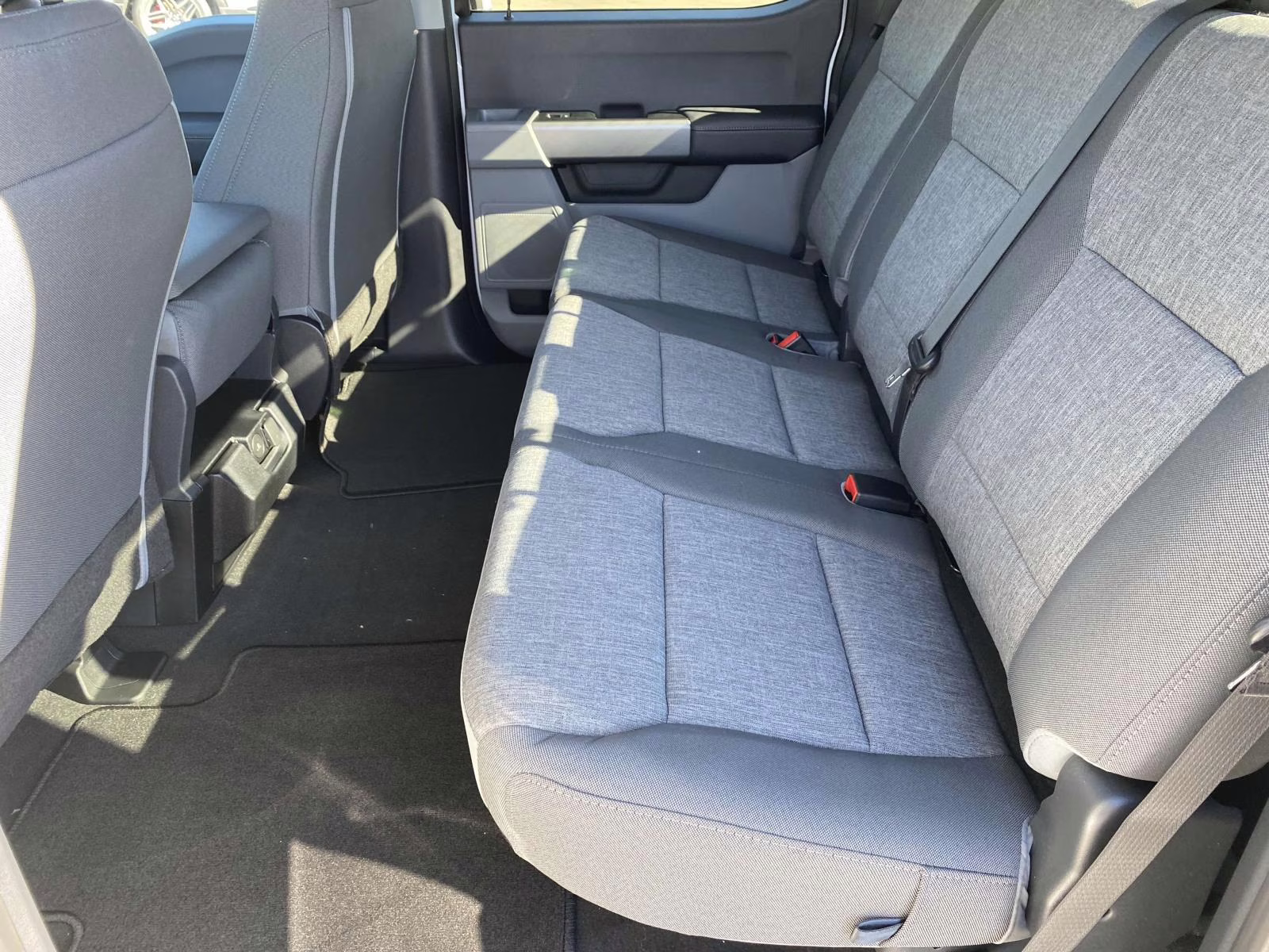 2026 Oxford White Ford Super Duty F-350 DRW XL 4X4 Truck