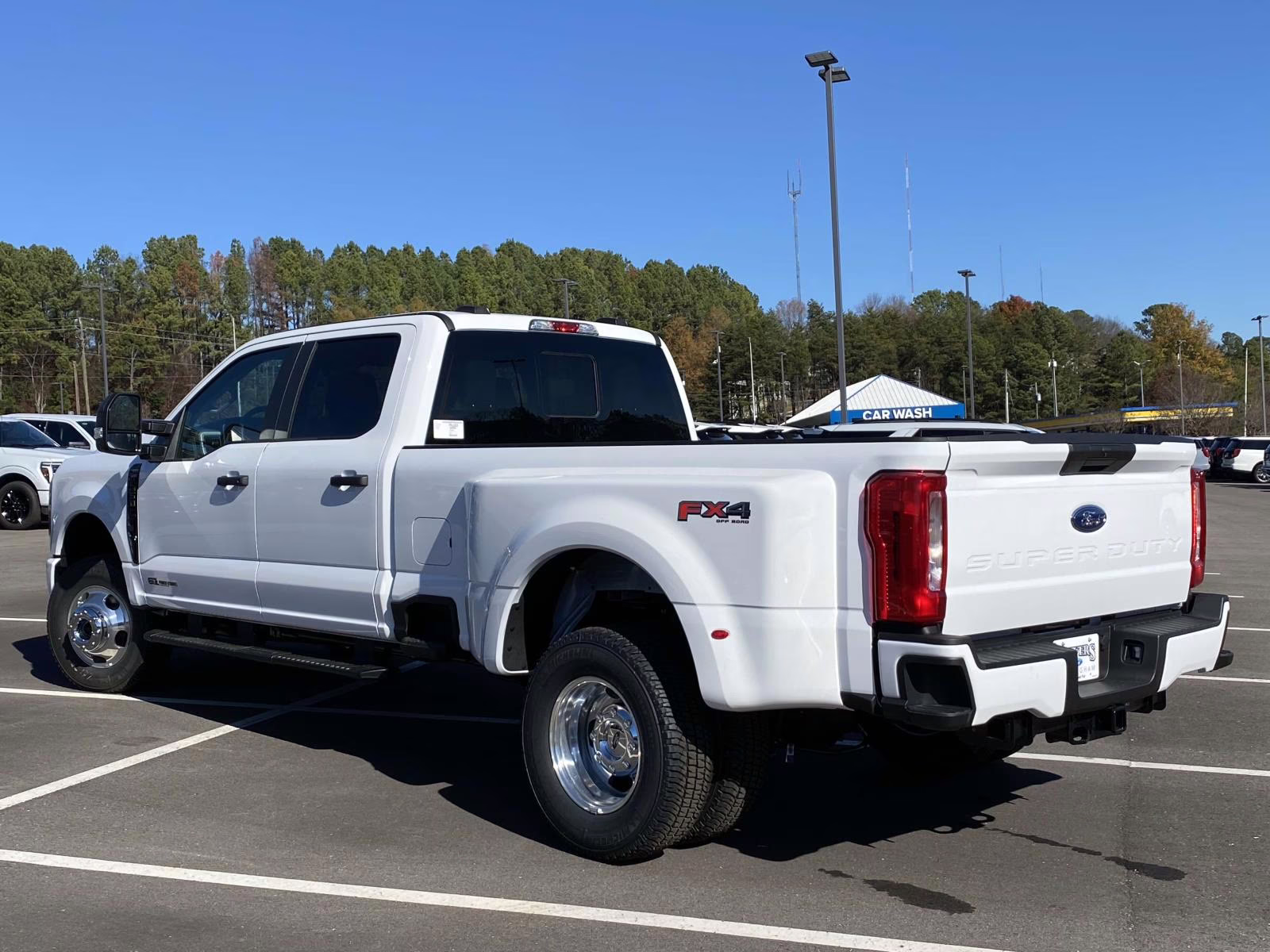2026 Oxford White Ford Super Duty F-350 DRW XL 4X4 Truck