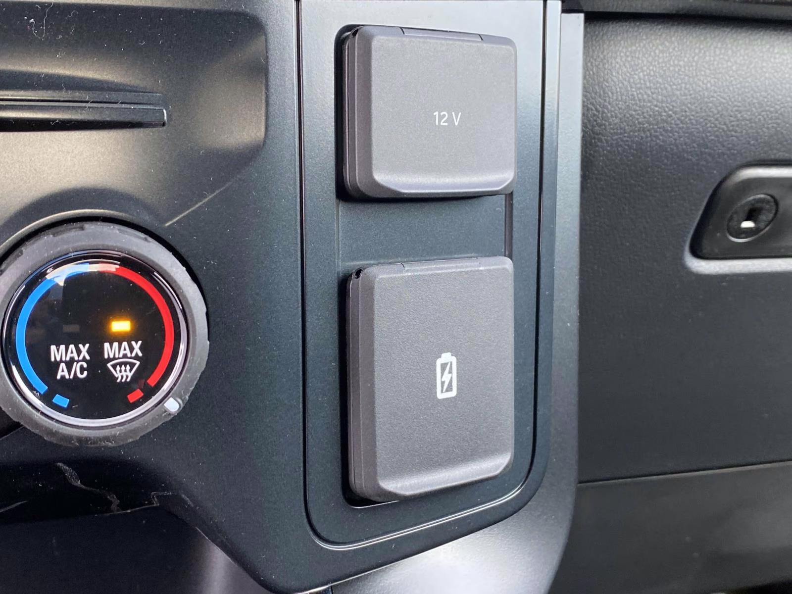 2026 Avalanche Ford F-150 STX 4X4 Truck