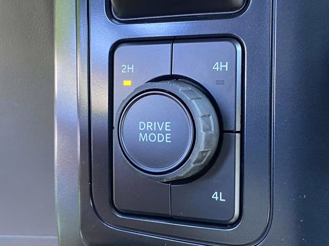 2025 Black Metallic Ford F-150 XLT 4X4 Truck