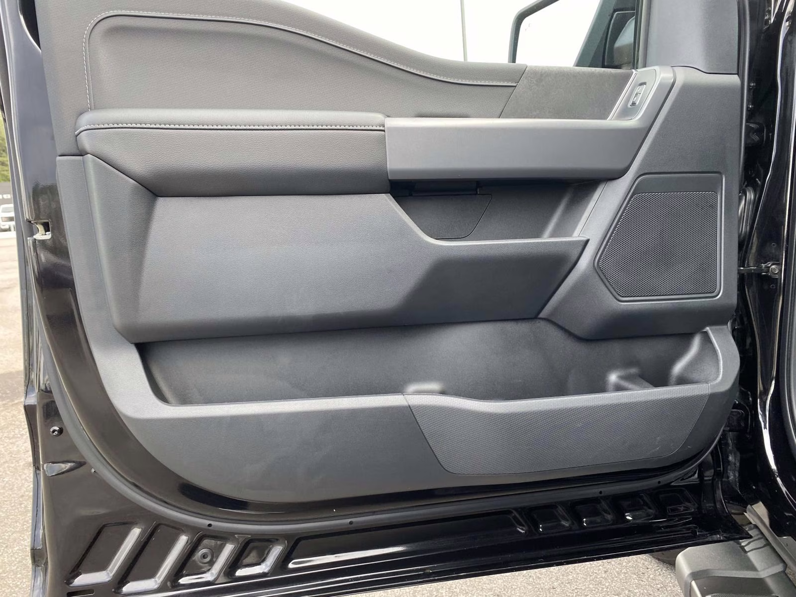 2025 Agate Black Metallic Ford F-150 XLT 4X4 Truck