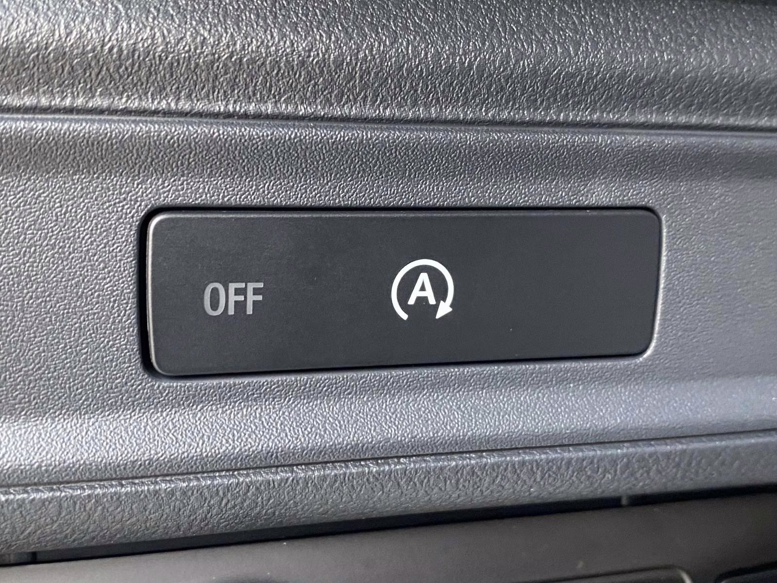 2025 Agate Black Metallic Ford F-150 XLT 4X4 Truck