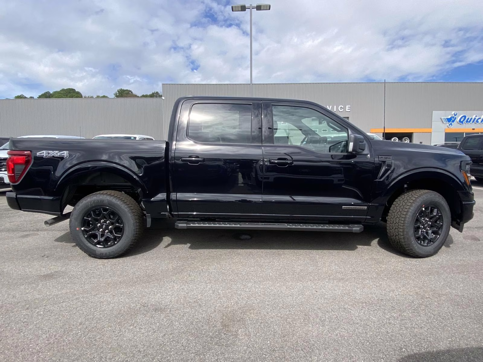 2025 Agate Black Metallic Ford F-150 XLT 4X4 Truck