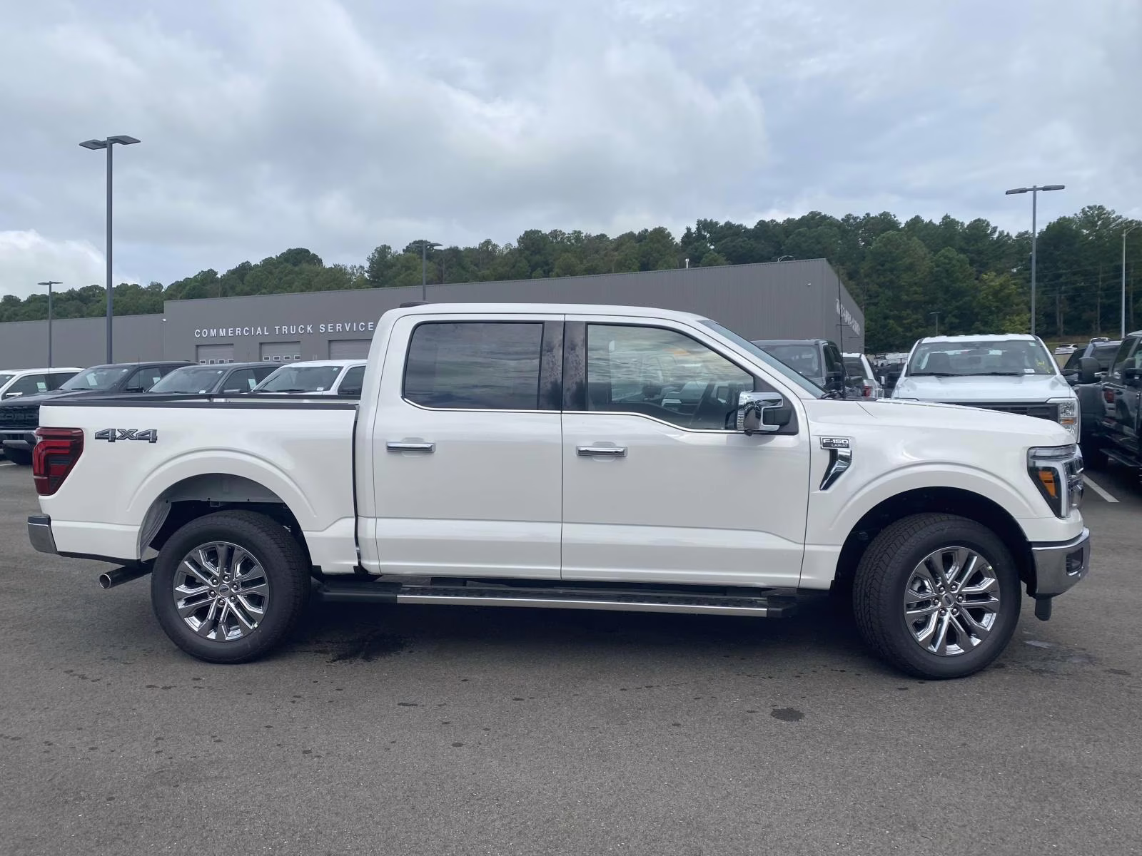 2025 White Metallic Ford F-150 Lariat 4X4 Truck