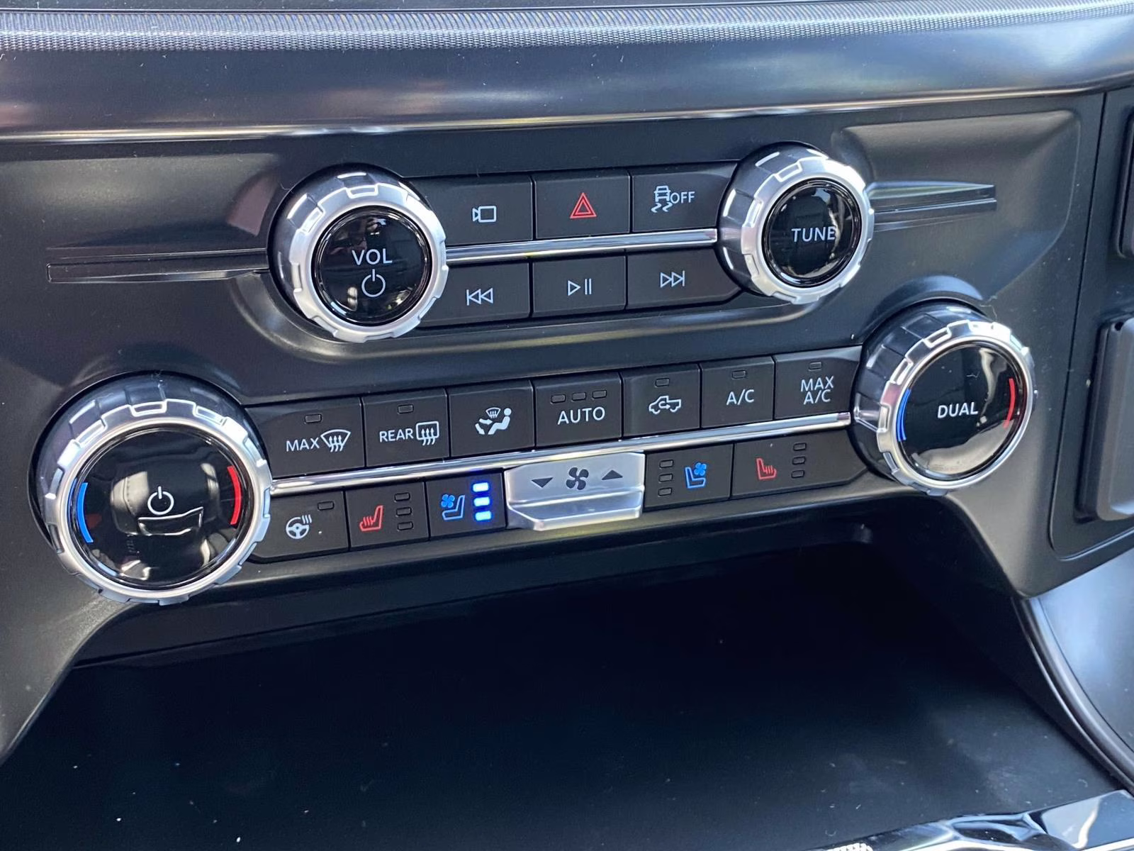 2025 Black Metallic Ford F-150 Lariat 4X4 Truck