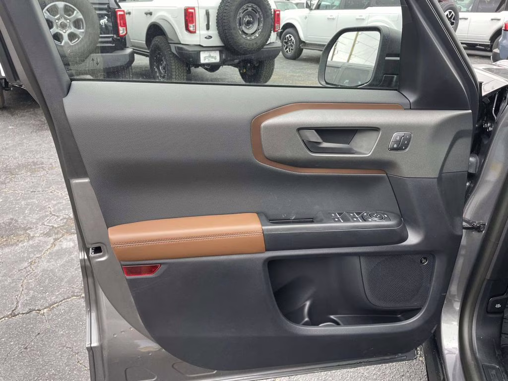 2025 Gray Metallic Ford Bronco Sport Outer Banks 4X4 SUV