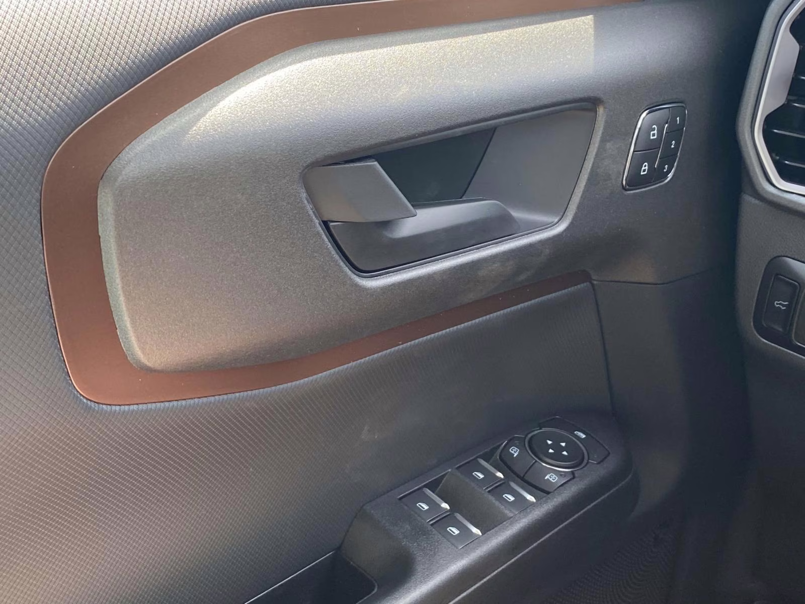 2025 Oxford White Ford Bronco Sport Outer Banks 4X4 SUV