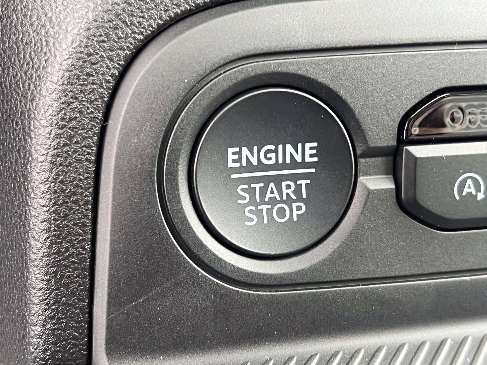 2025 Oxford White Ford Bronco Sport Badlands 4X4 SUV