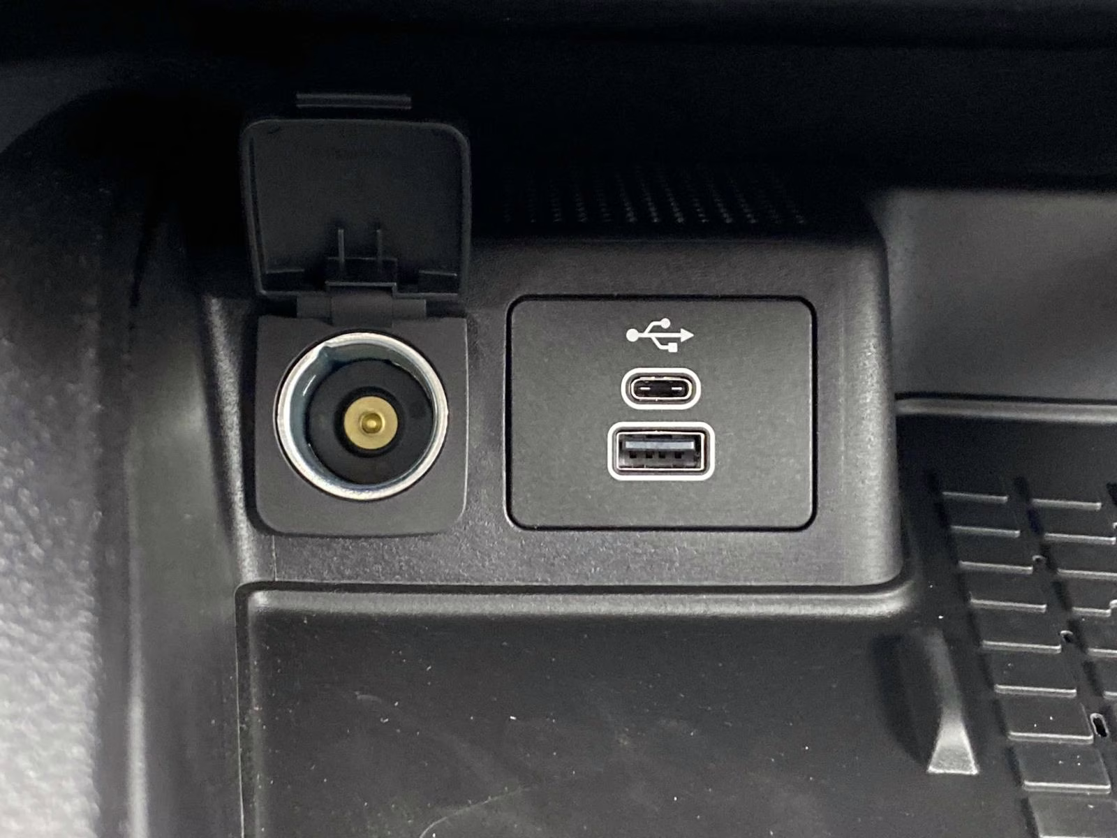 2025 Oxford White Ford Bronco Sport Badlands 4X4 SUV