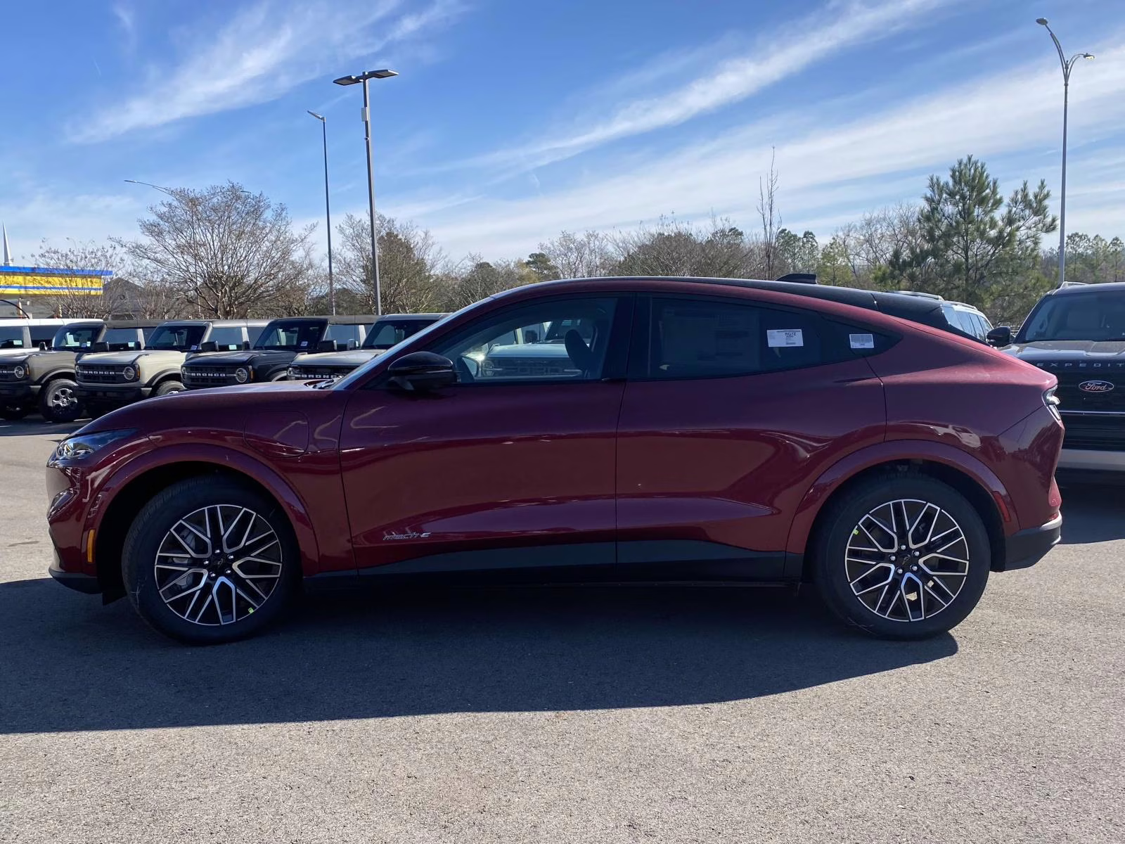 2025 Molten Magenta Metallic Tinted Clearcoat Ford Mustang Mach-E Premium RWD SUV