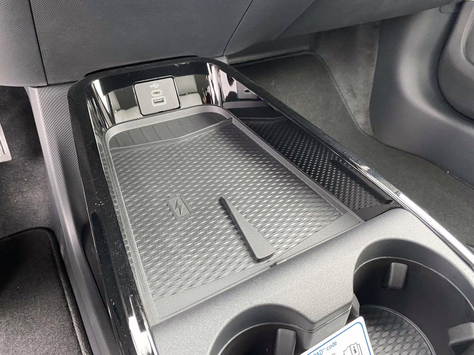 2025 Star White Metallic Tri-Coat Ford Mustang Mach-E Premium RWD SUV