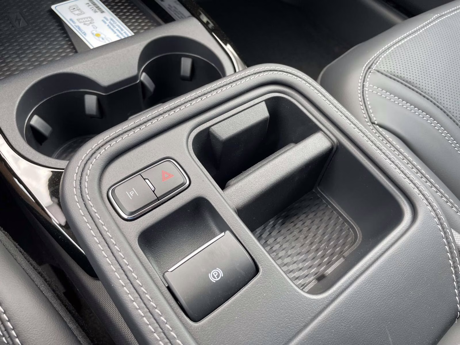 2025 Molten Magenta Metallic Tinted Clearcoat Ford Mustang Mach-E Premium RWD SUV