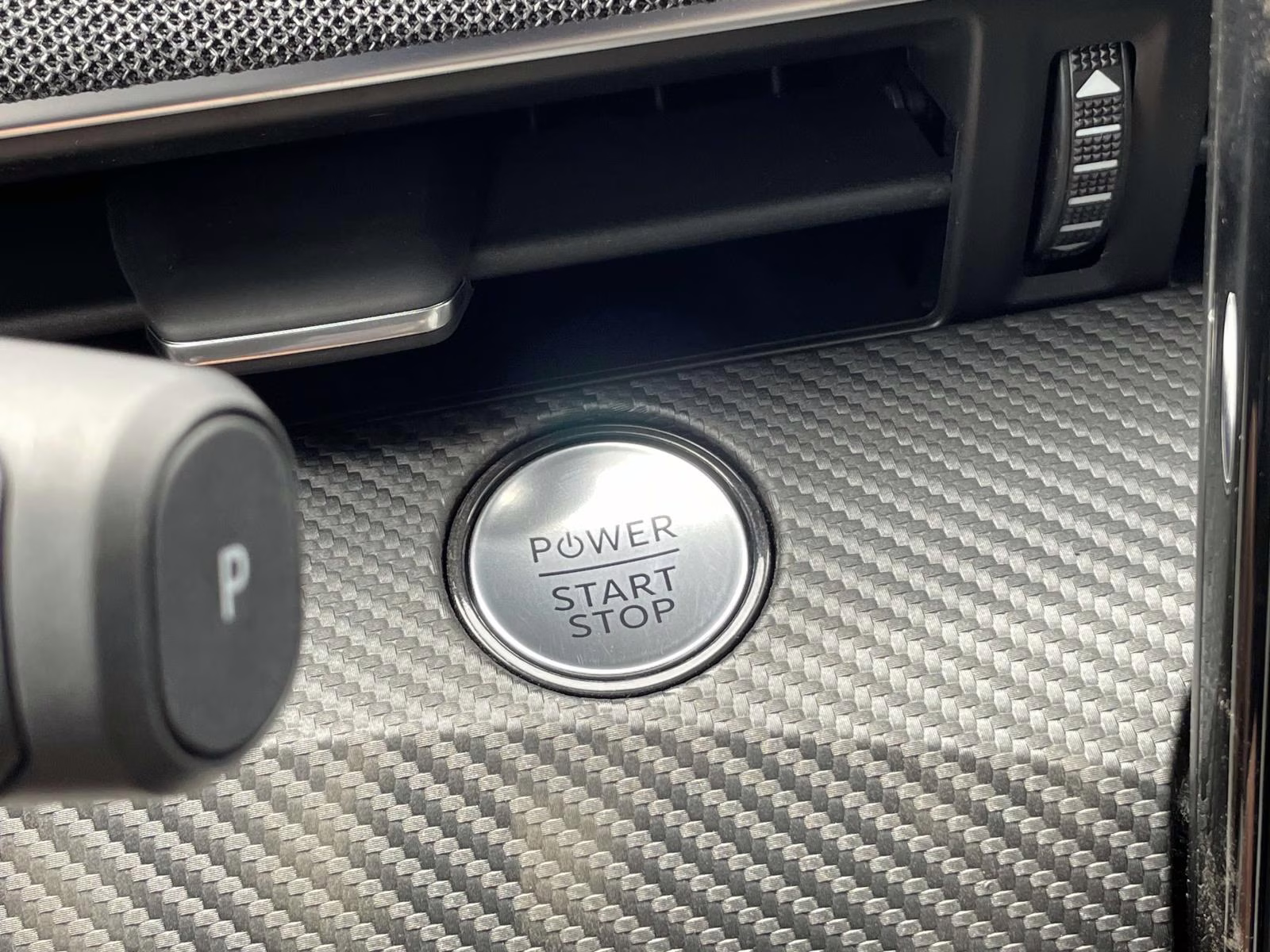 2025 Star White Metallic Tri-Coat Ford Mustang Mach-E Premium RWD SUV