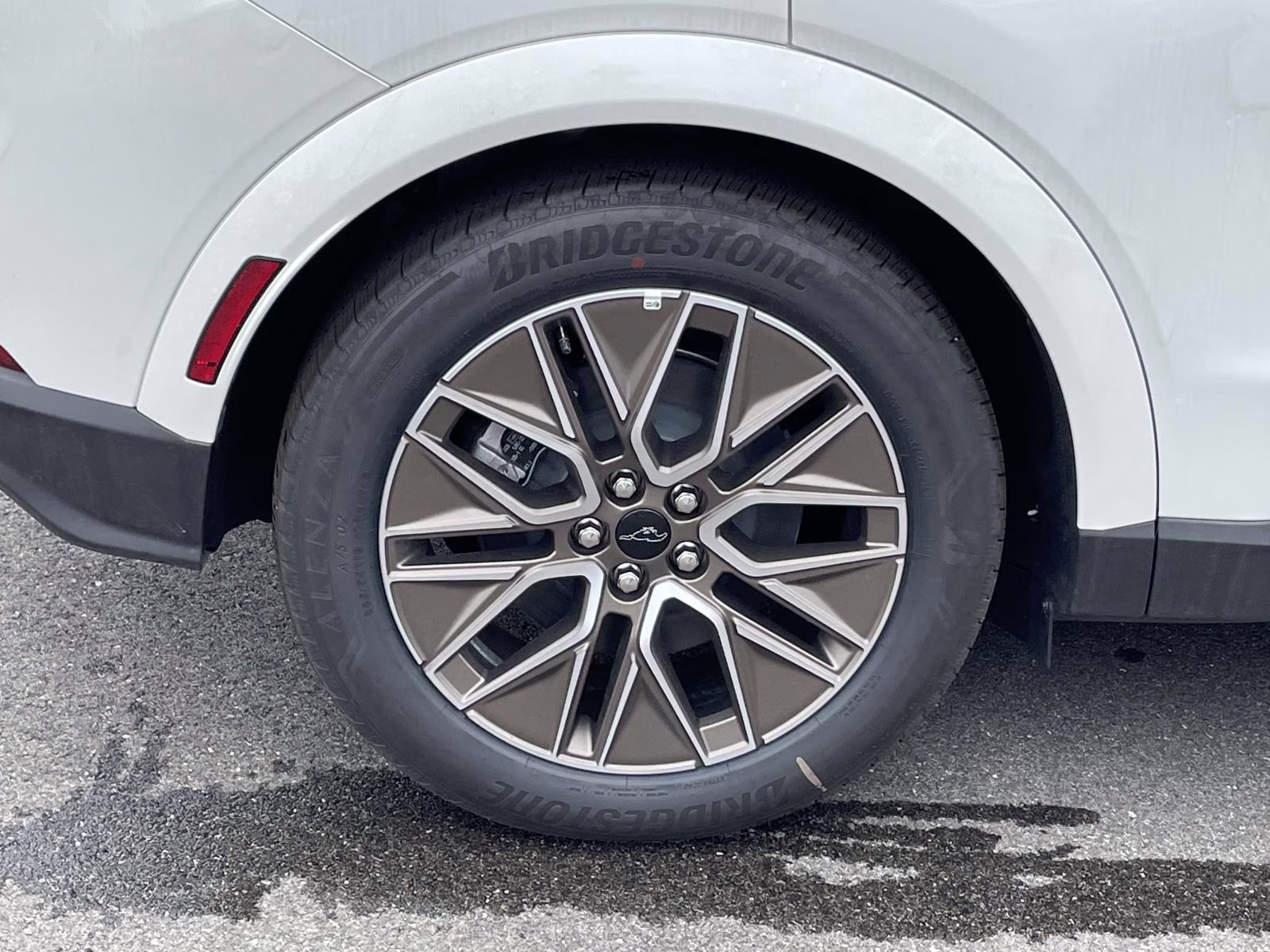 2025 Star White Metallic Tri-Coat Ford Mustang Mach-E Premium RWD SUV