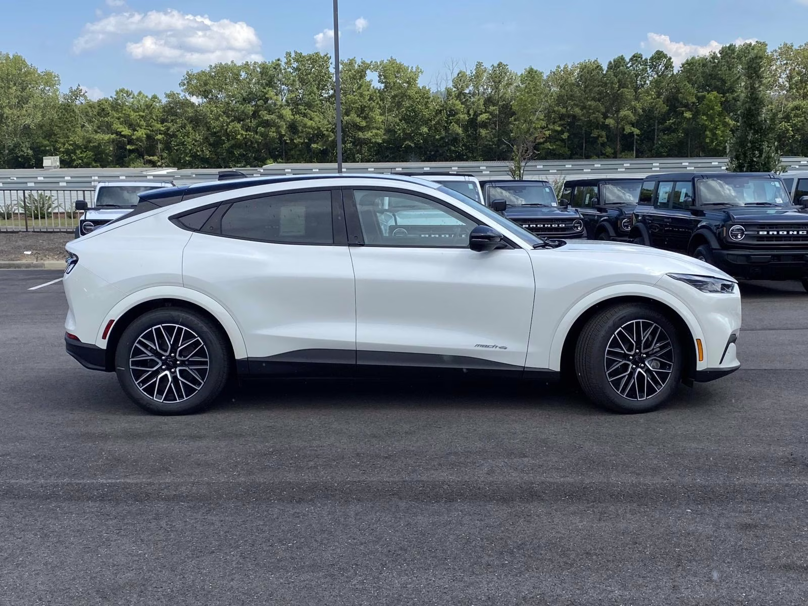 2025 Star White Metallic Tri-Coat Ford Mustang Mach-E Premium AWD SUV
