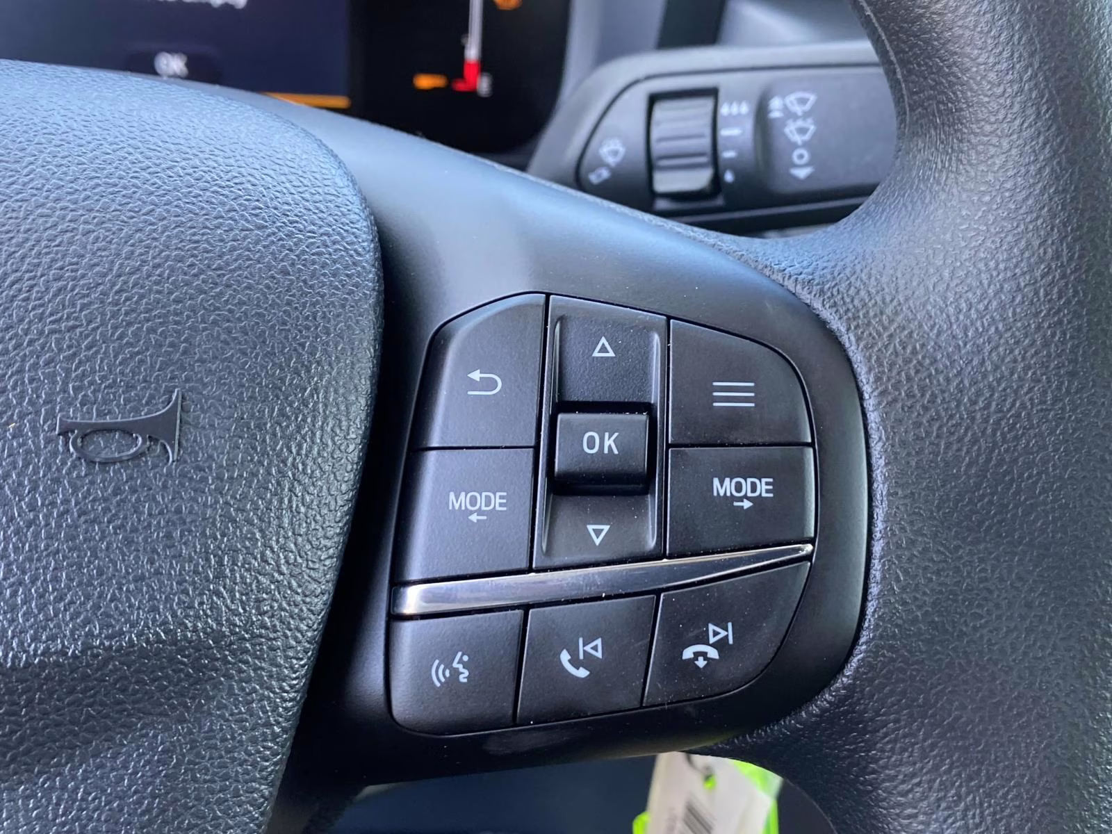 2026 Oxford White Ford Maverick XL FWD Truck