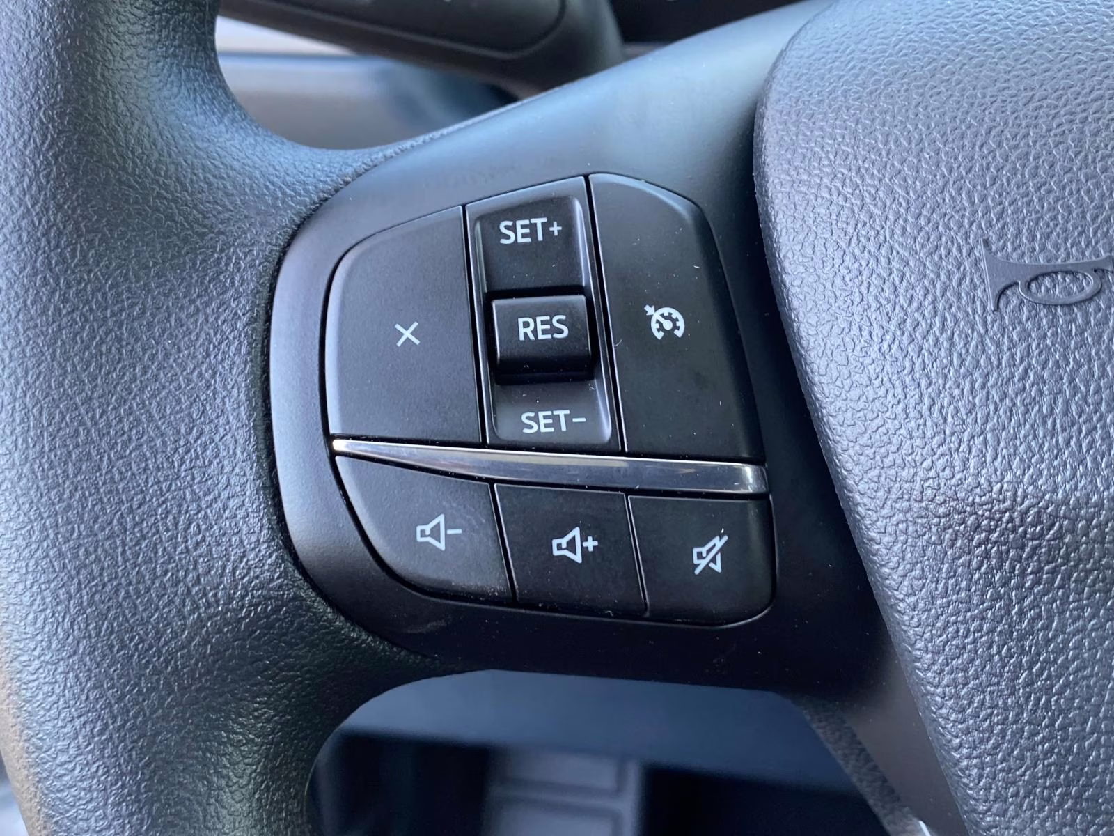 2026 Oxford White Ford Maverick XL FWD Truck