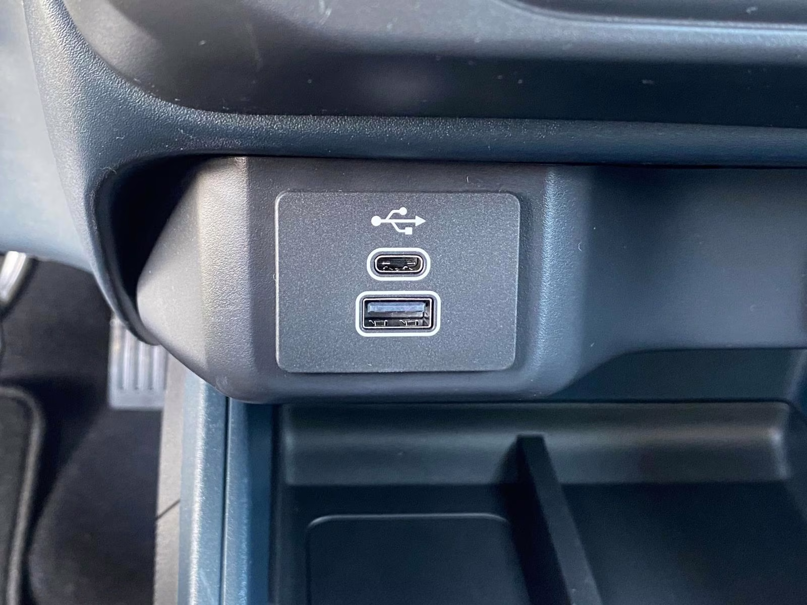 2026 Space White Metallic Ford Maverick XL FWD Truck