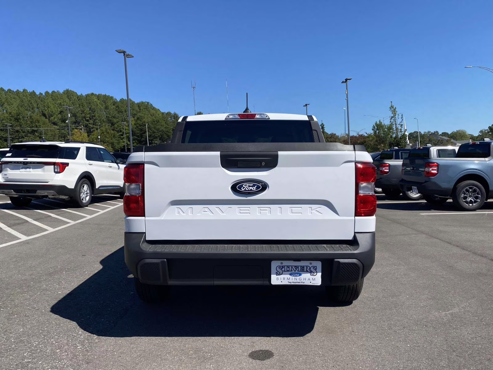 2025 Oxford White Ford Maverick XL FWD Truck