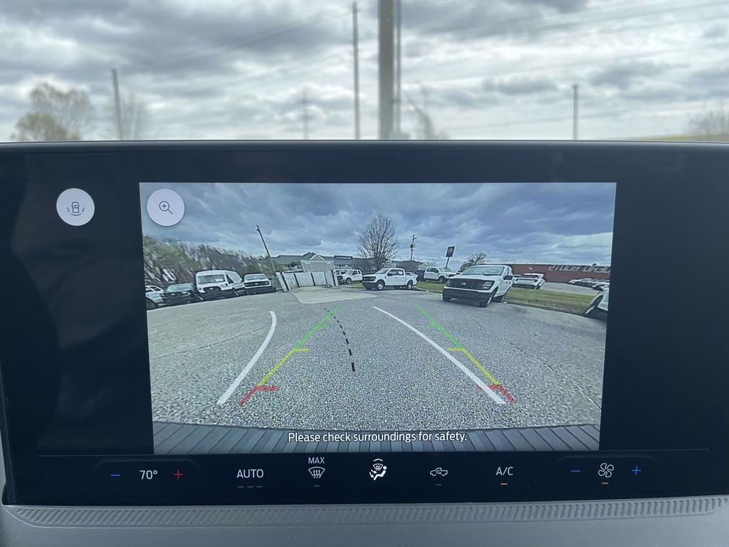 2026 White Metallic Ford Maverick XL FWD Truck