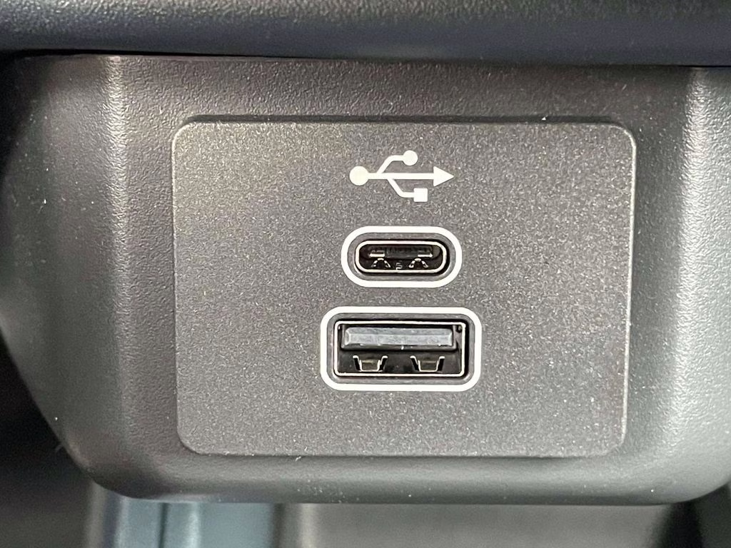 2026 White Metallic Ford Maverick XL FWD Truck