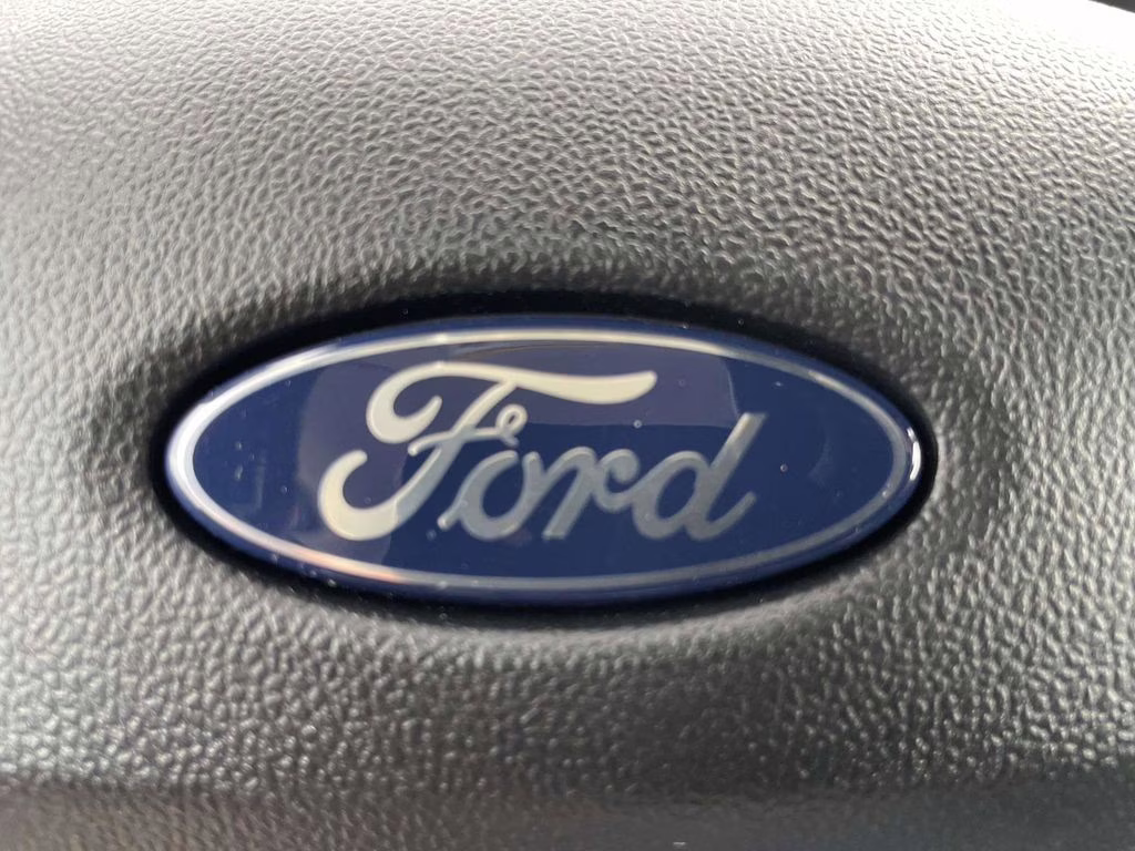 2026 White Metallic Ford Maverick XL FWD Truck