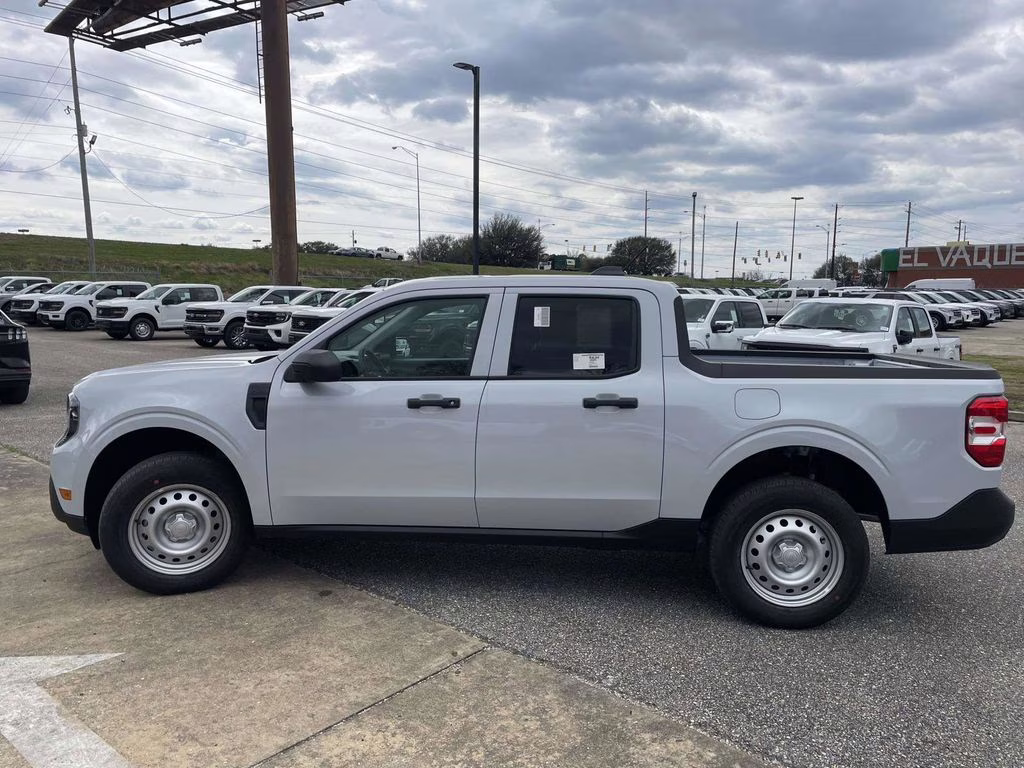 2026 White Metallic Ford Maverick XL FWD Truck