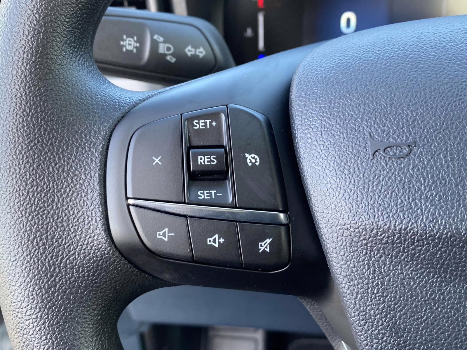 2025 Oxford White Ford Maverick XL AWD Truck