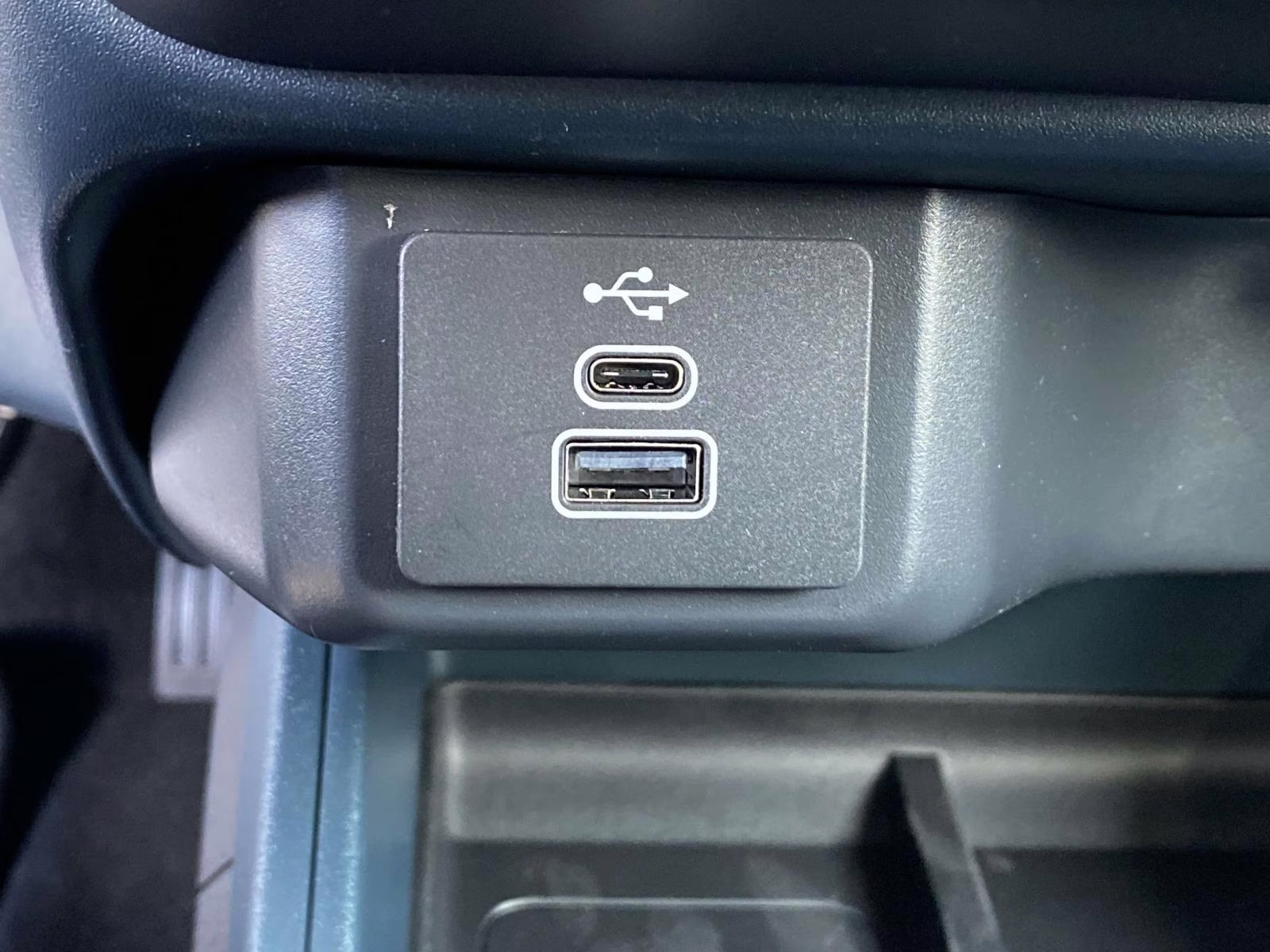 2025 Oxford White Ford Maverick XL AWD Truck