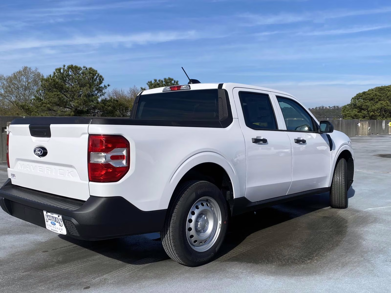 2025 Oxford White Ford Maverick XL AWD Truck