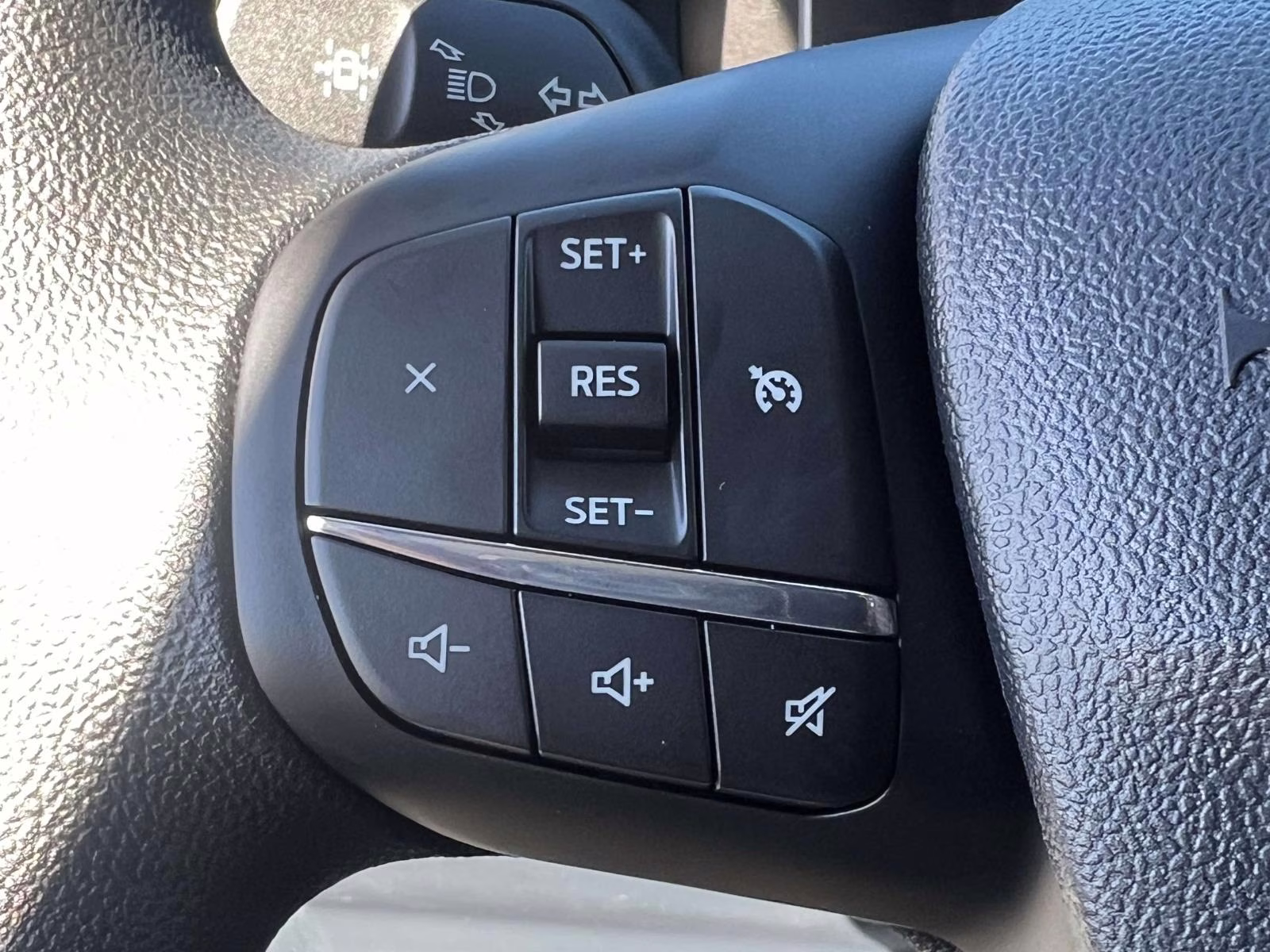 2026 White Metallic Ford Maverick XL AWD Truck