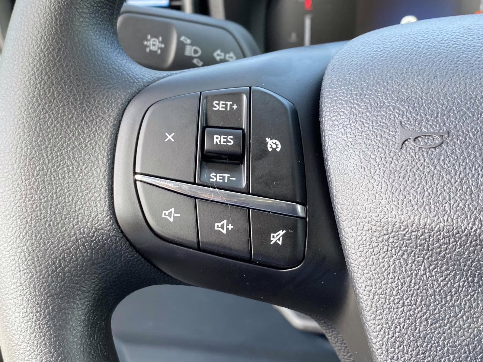 2026 Shadow Black Ford Maverick XLT FWD Truck