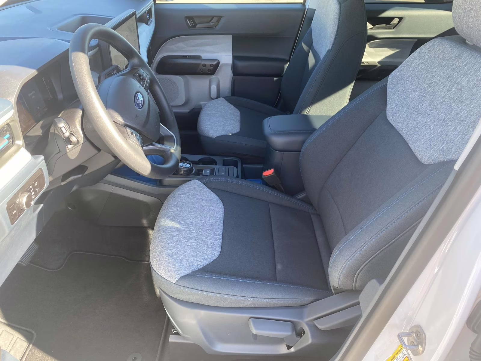 2026 Oxford White Ford Maverick XLT FWD Truck