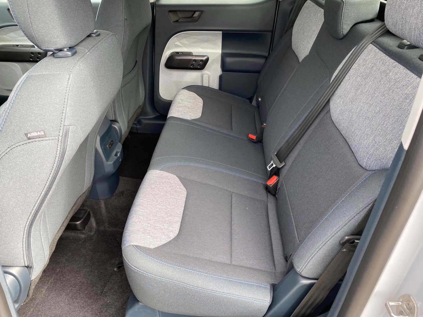 2026 White Metallic Ford Maverick XLT FWD Truck