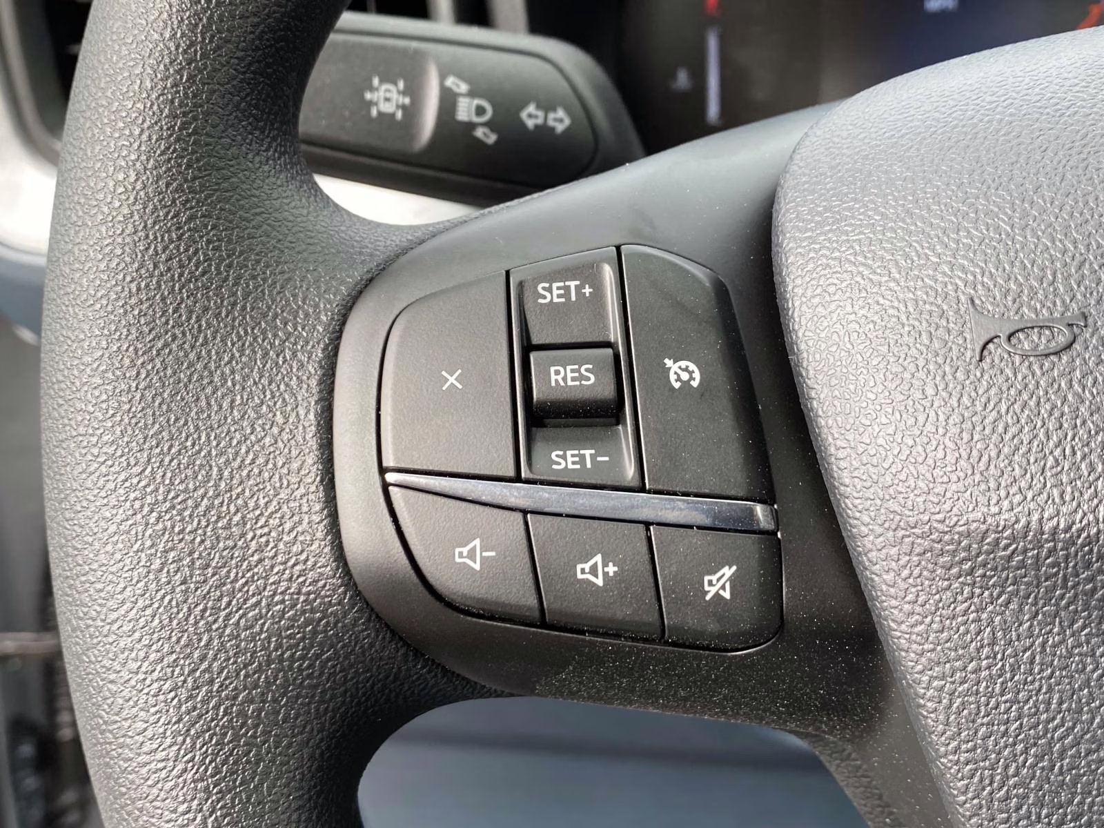 2026 White Metallic Ford Maverick XLT FWD Truck