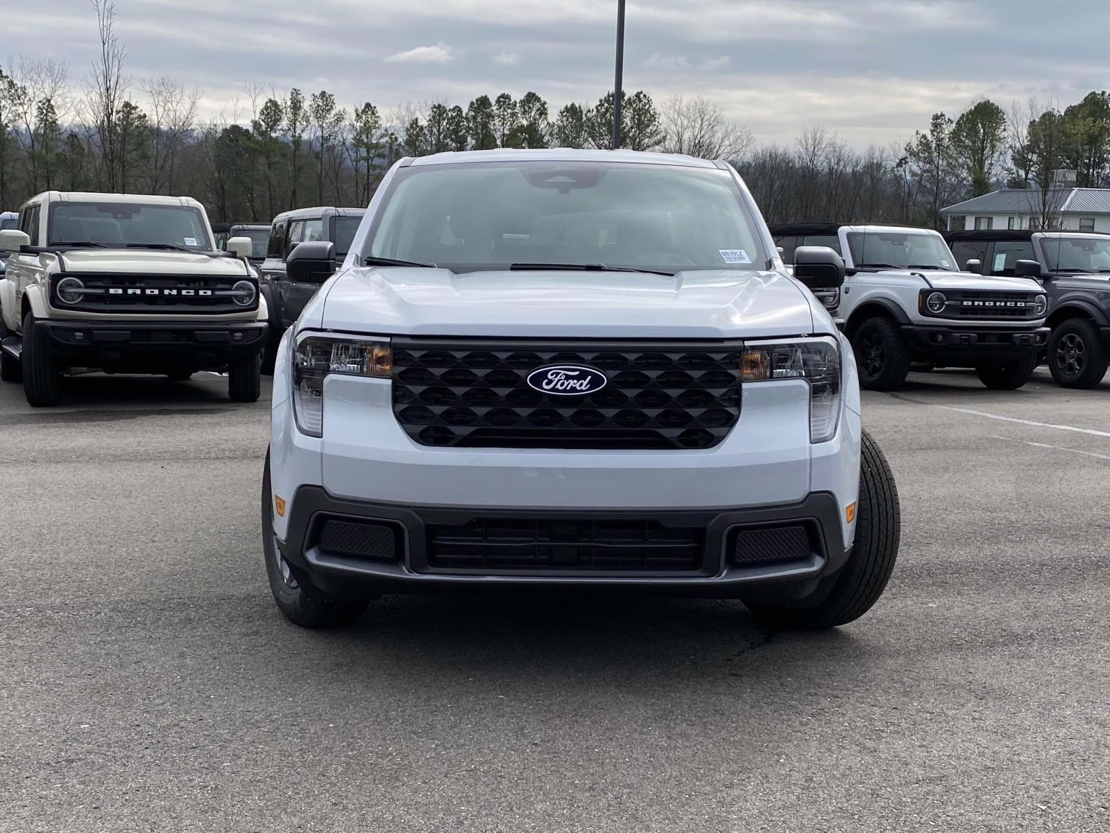 2026 White Metallic Ford Maverick XLT FWD Truck