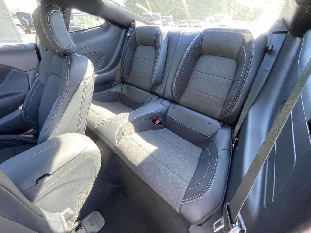 2025 Oxford White Ford Mustang EcoBoost RWD Coupe