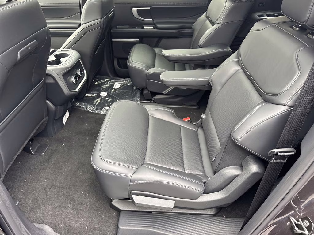 2025 Gray Metallic Ford Expedition Max Platinum 4X4 SUV