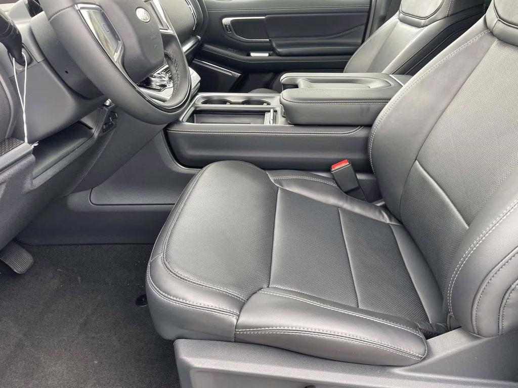 2025 Black Metallic Ford Expedition Max Platinum 4X4 SUV