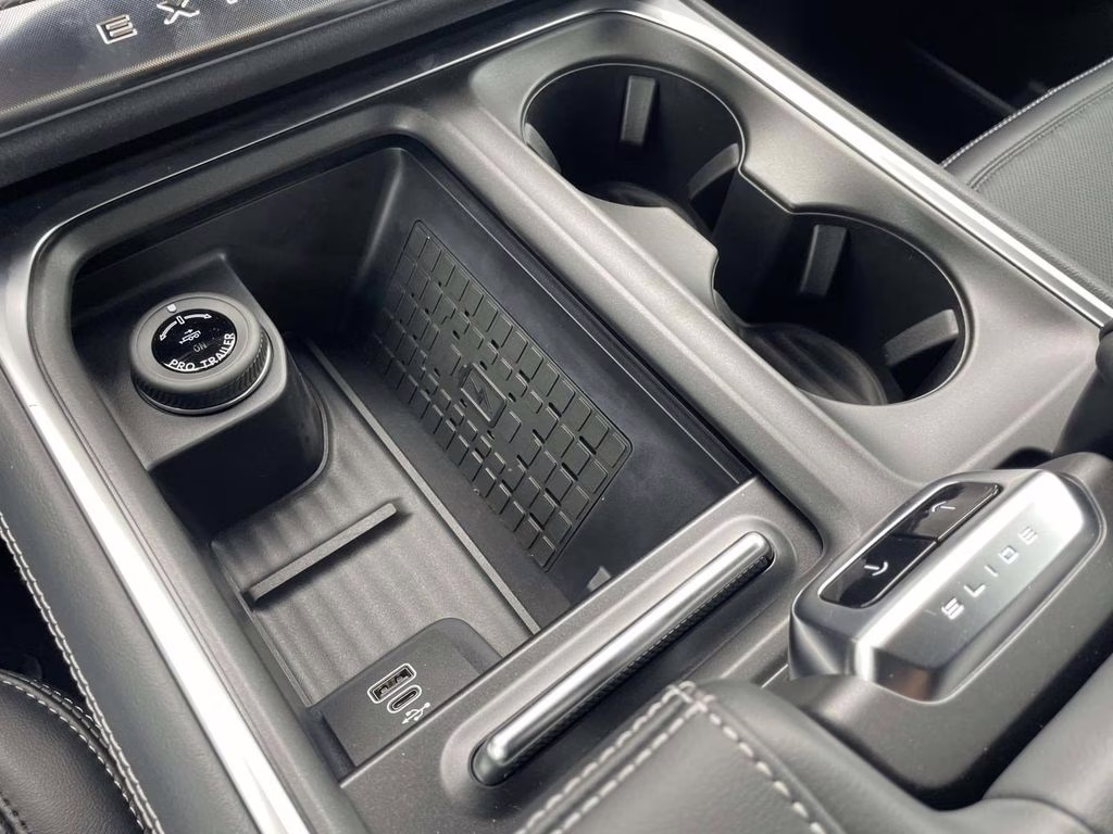 2025 Black Metallic Ford Expedition Max Platinum 4X4 SUV