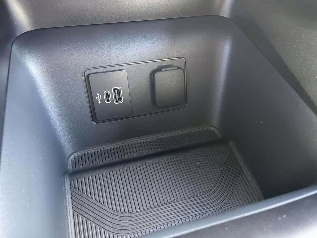 2026 Gray Metallic Ford Explorer Active RWD SUV